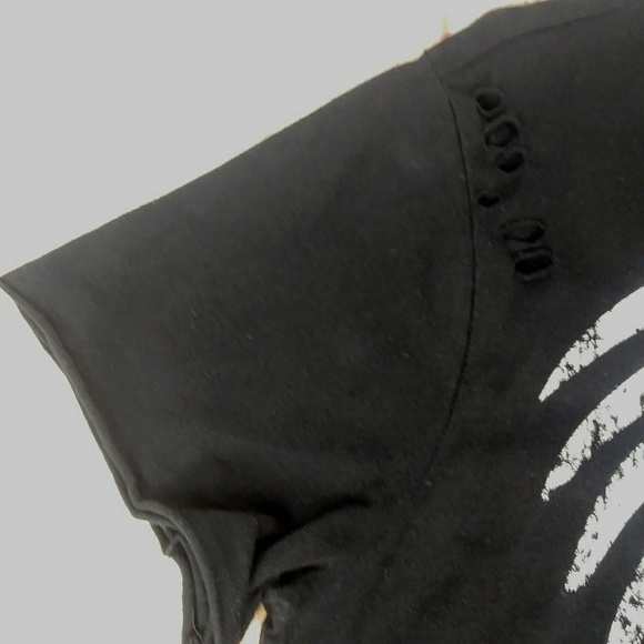 Marvel Venom Woman's Our Universe Distressed Tee - Picture 5 of 8